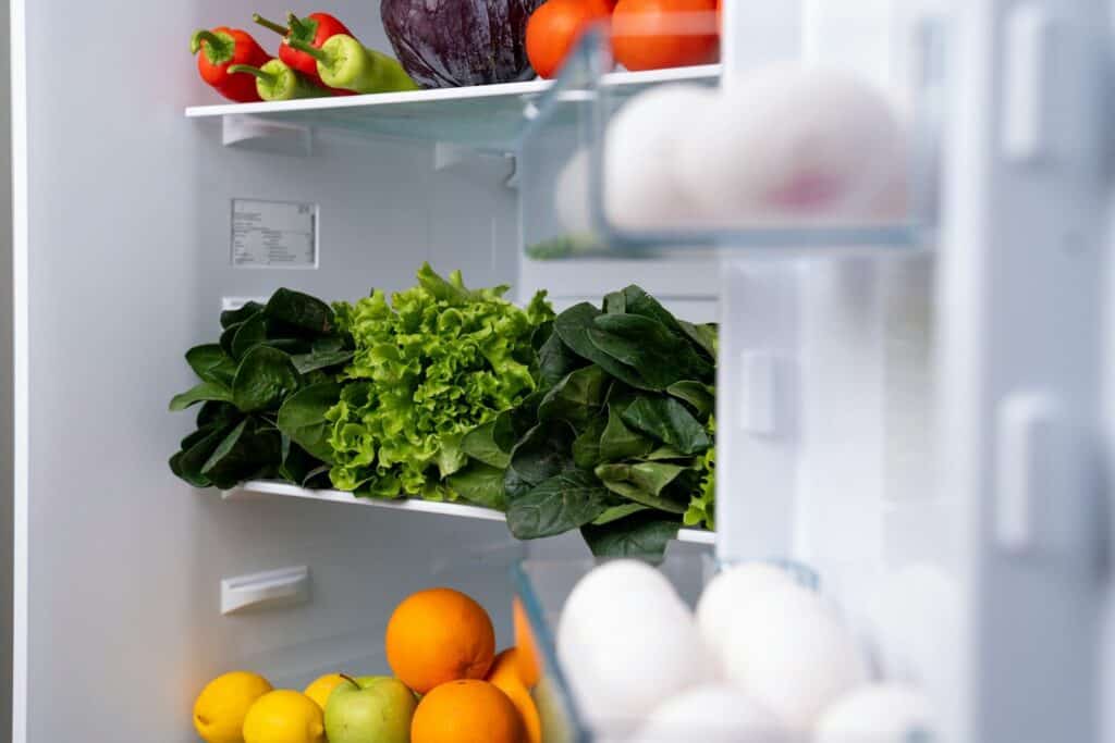 organizar la nevera para conservar mejor los alimentos